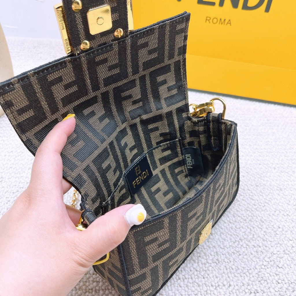Luxury  Bags Fendi 193