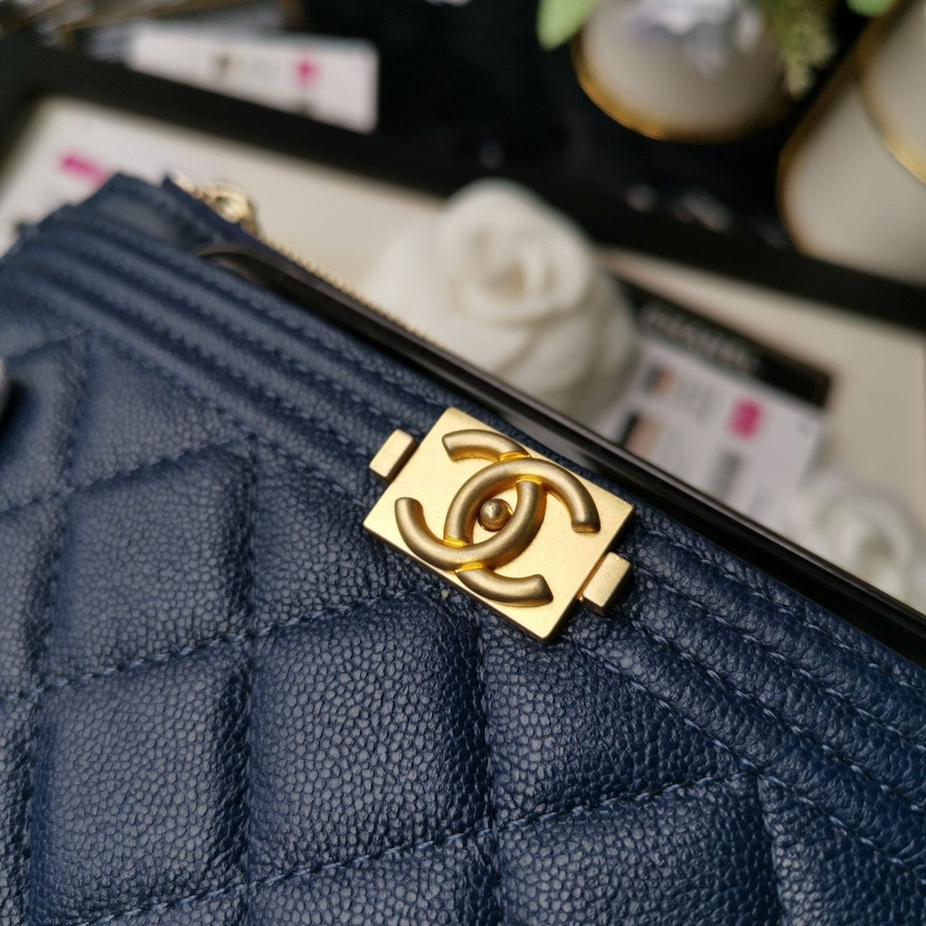 Chanel caviar quilted classic zip boy Pouch