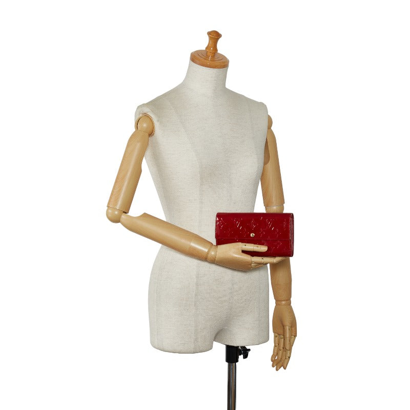 Louis Vuitton Sarah Long Wallet in Vernis Red M93530