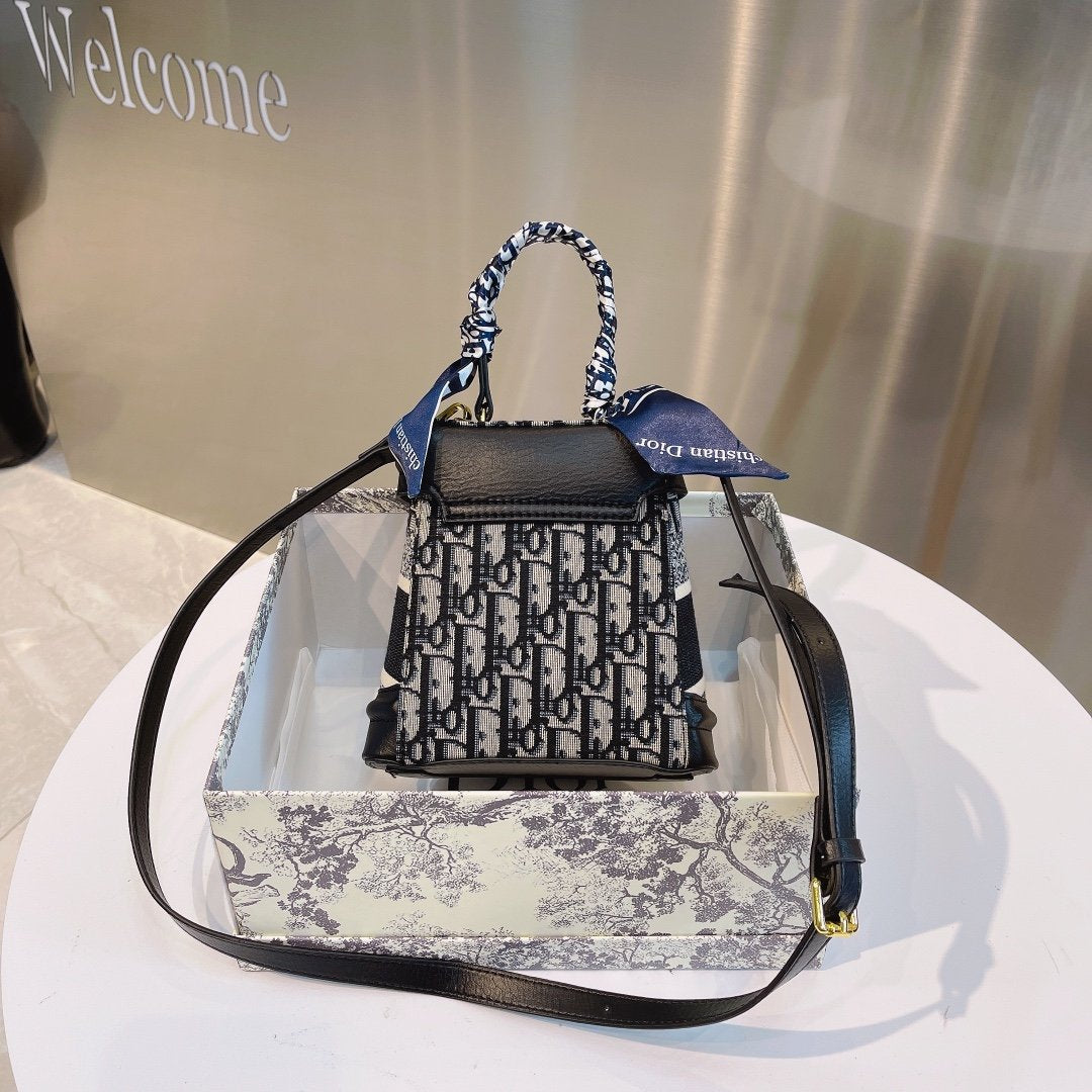 Luxury Handbags Christian Dior 312