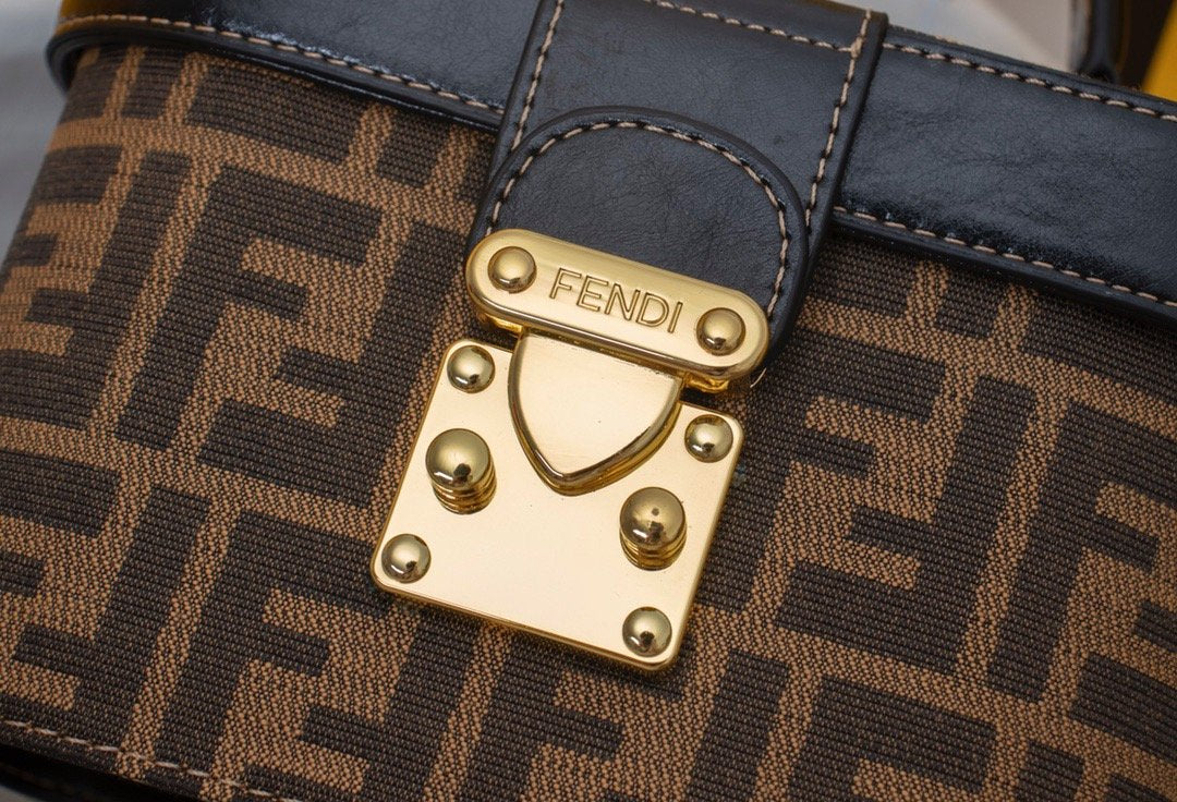 Designer Handbags Fendi 023