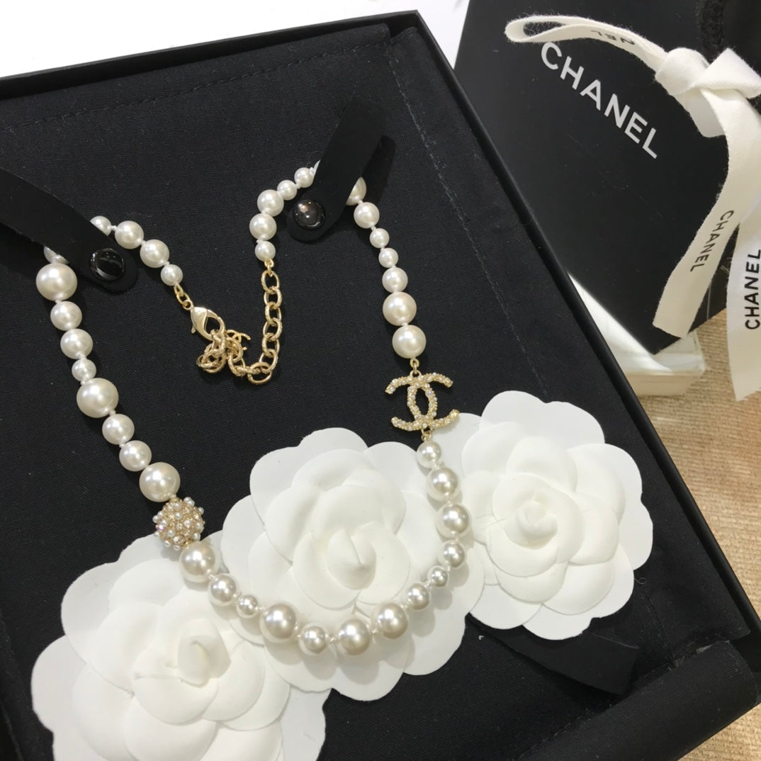 BG - Holiday Necklace chanel023