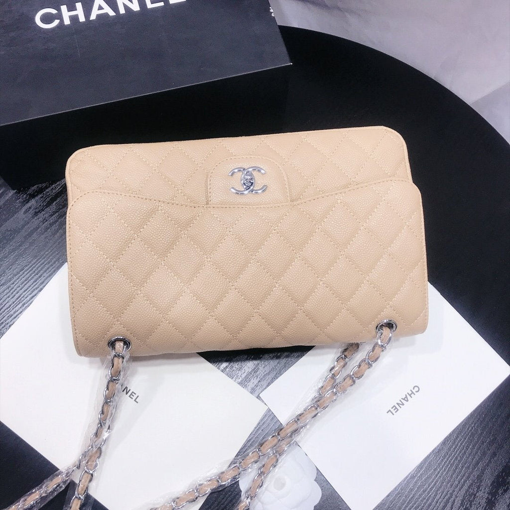 Designer Handbags Chanel 209