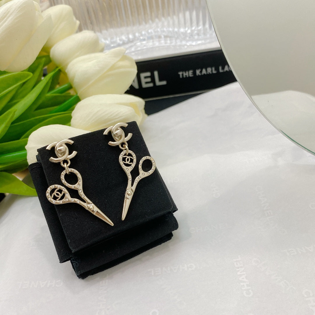 BG - Holiday Earring chanel 005