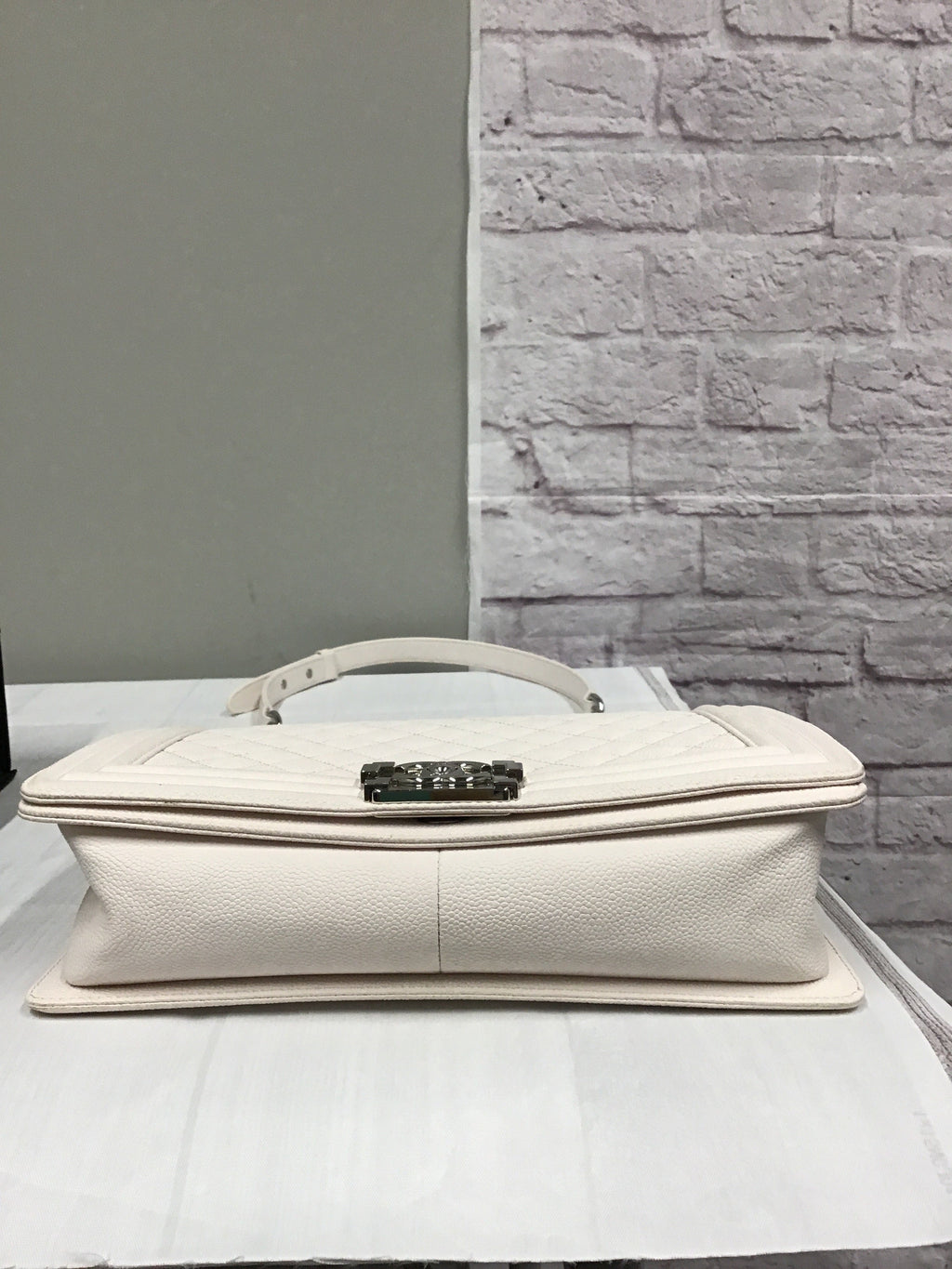 Handbag Luxury Designer By Chanel  Size: Medium