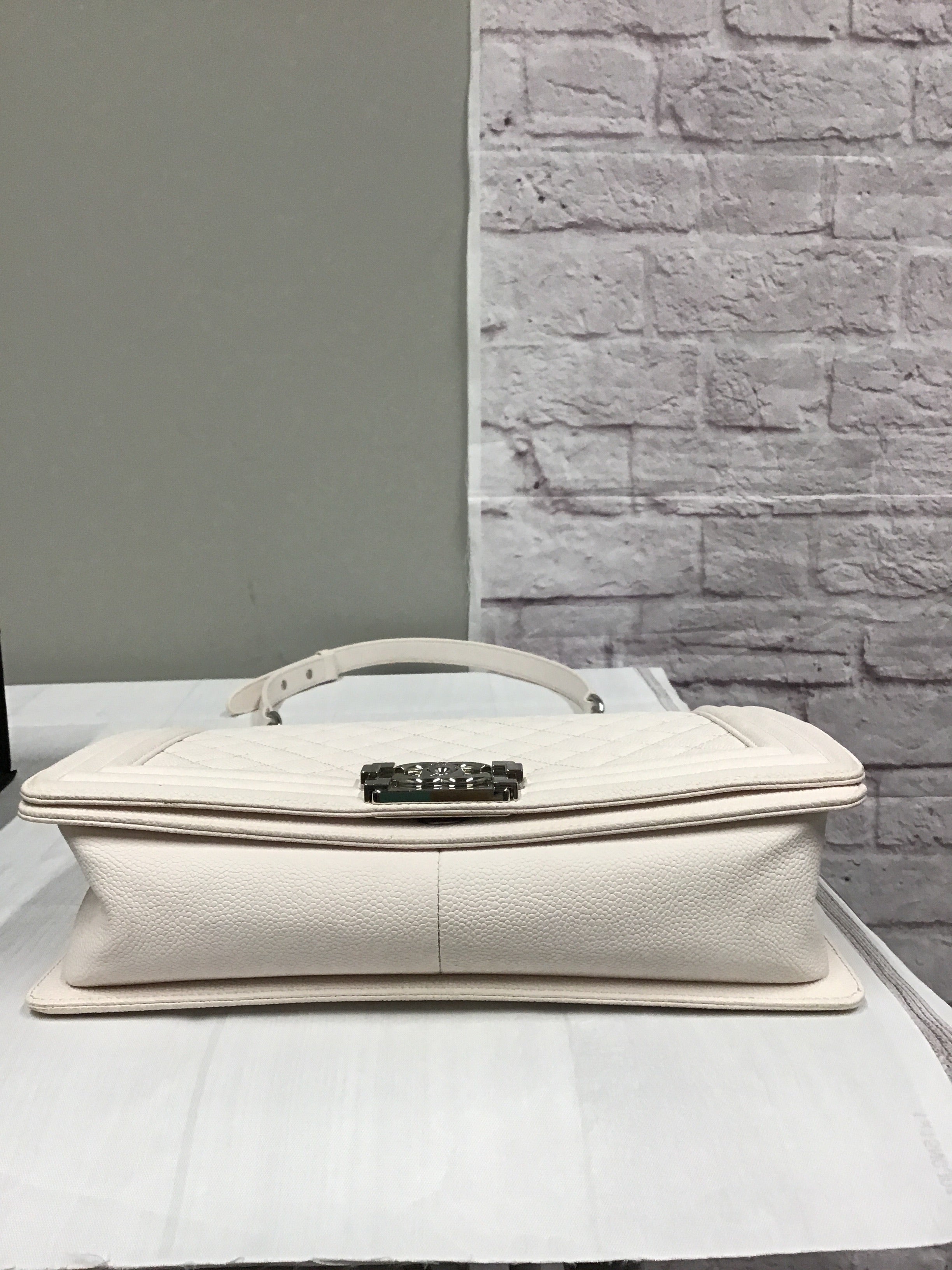 Handbag Luxury Designer By Chanel  Size: Medium