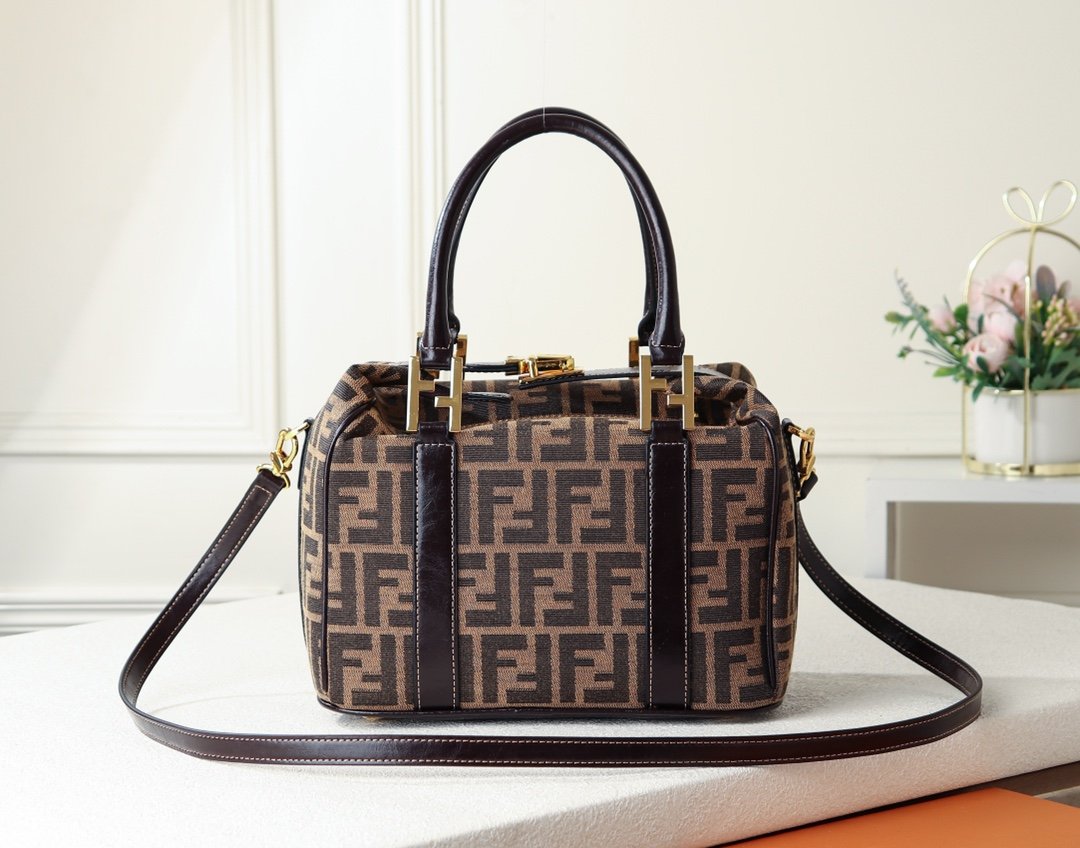 Designer Handbags Fendi 180