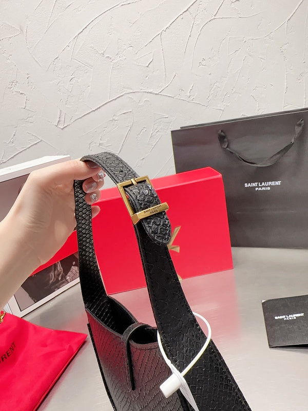 Luxury - Gucci Bags - 139