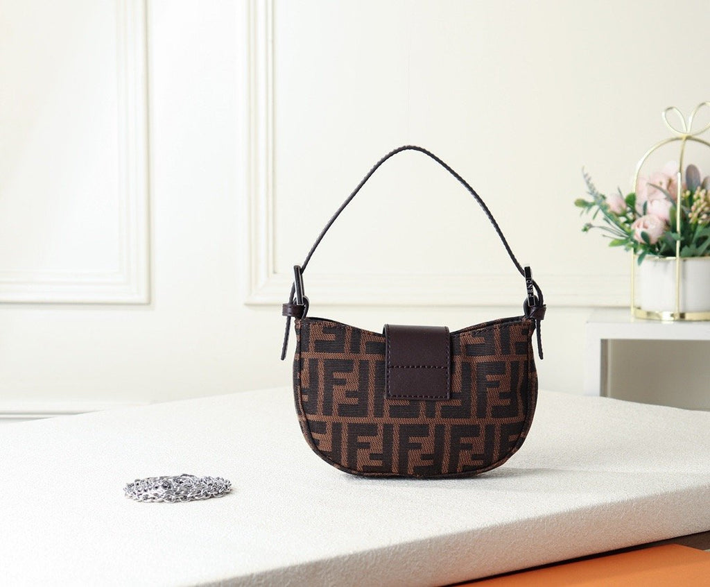 Luxury  Bags Fendi 099