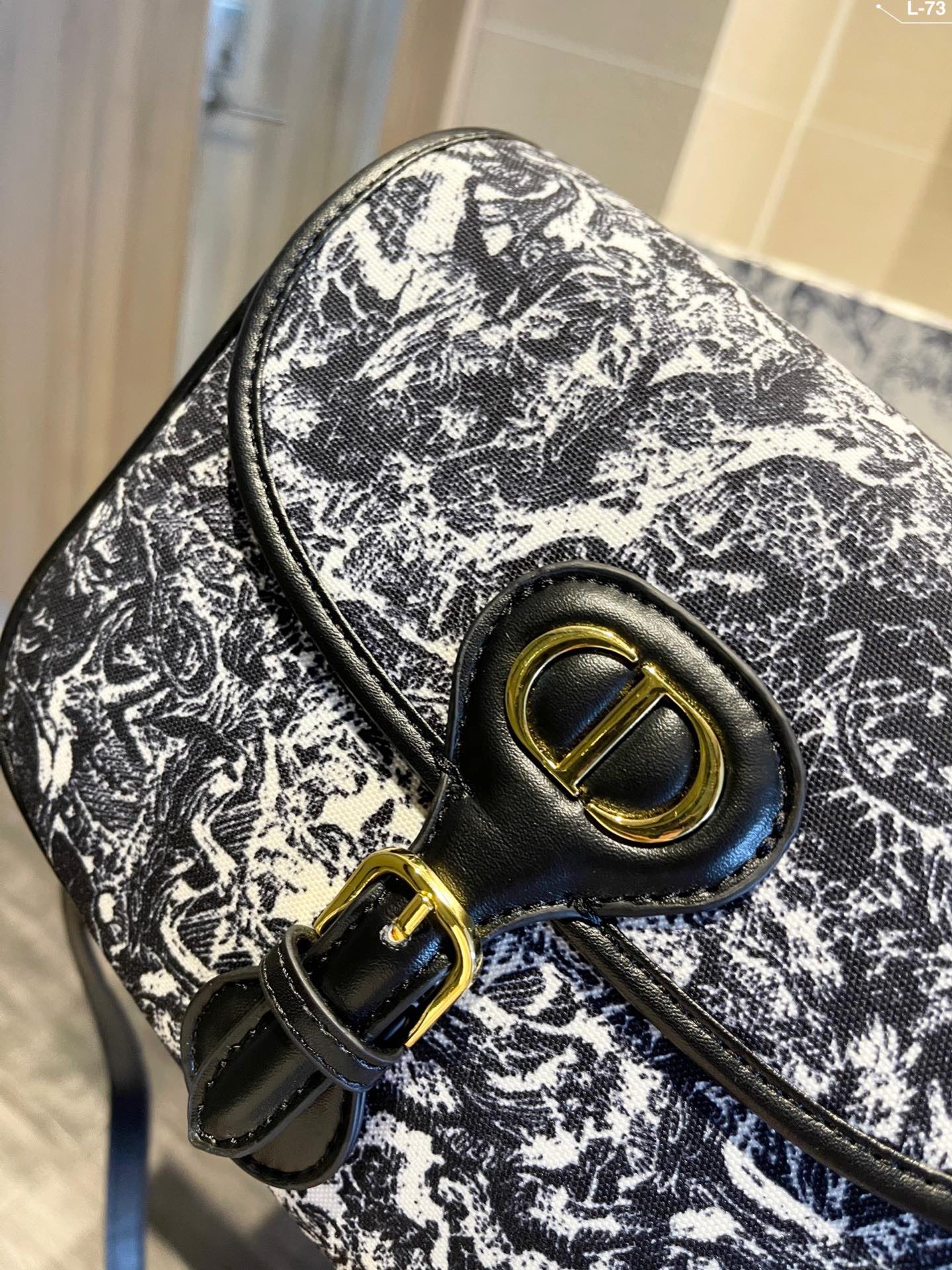 Luxury Handbags Christian Dior 306