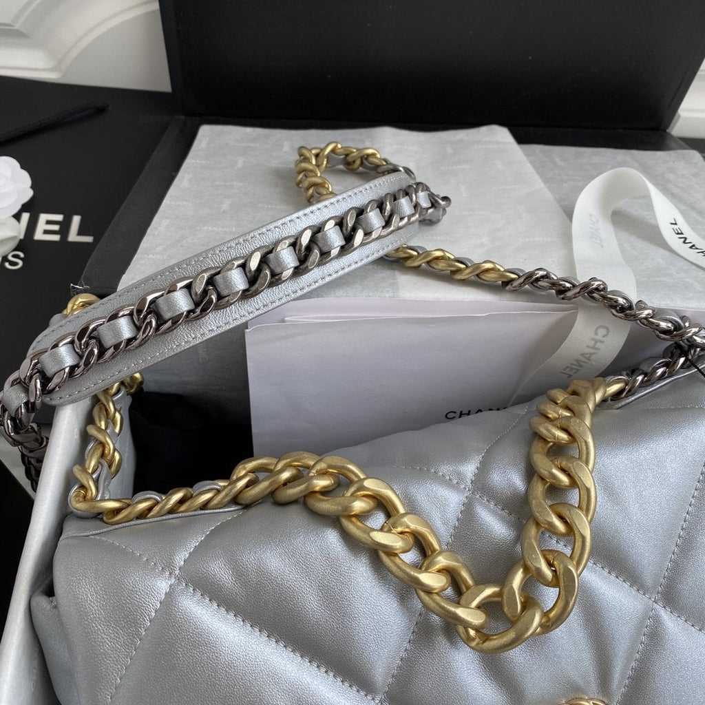 CHANEL 19 Maxi Flap Bag