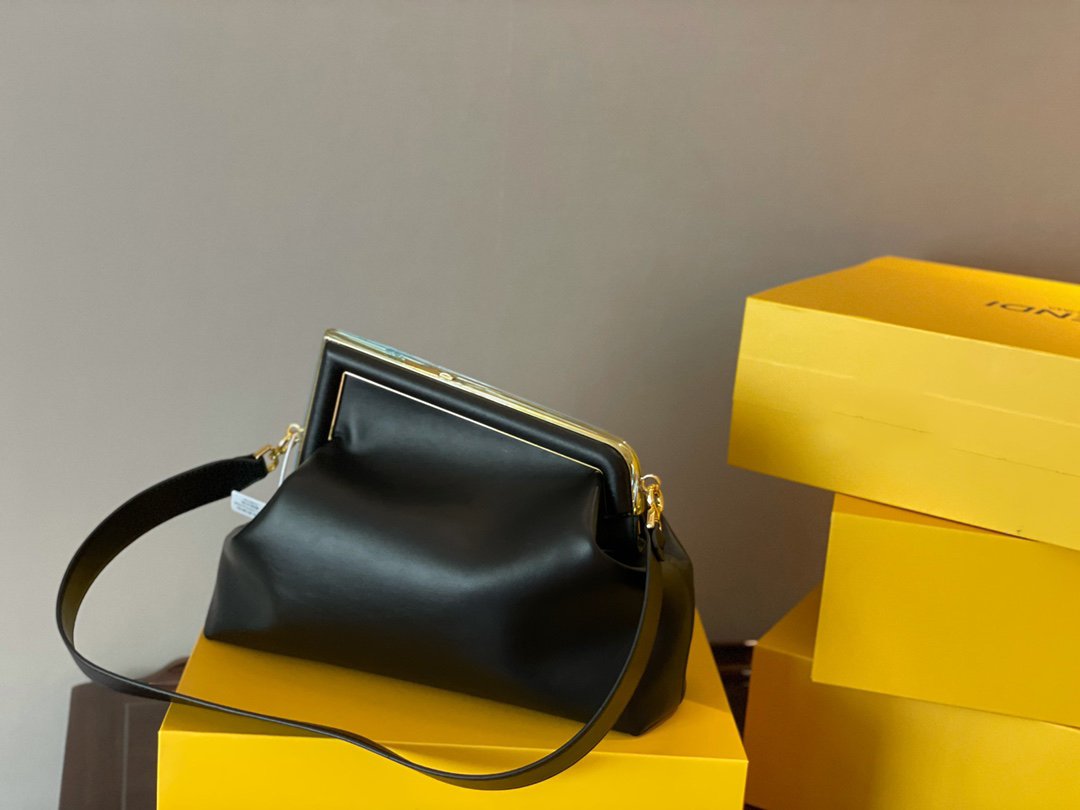 Luxury  Bags Fendi 199