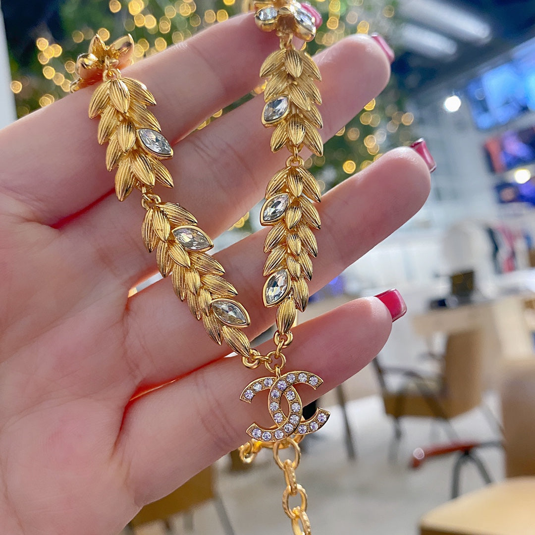 BG - Holiday Necklace chanel054