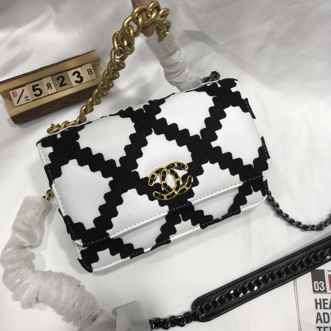Designer Handbags Chanel 230