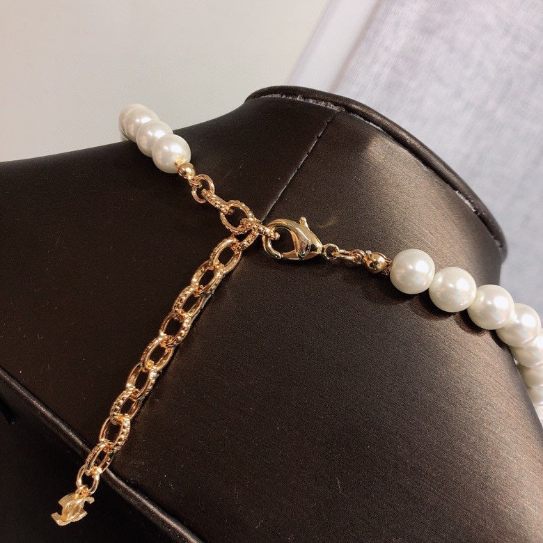 BG - Holiday Necklace chanel040