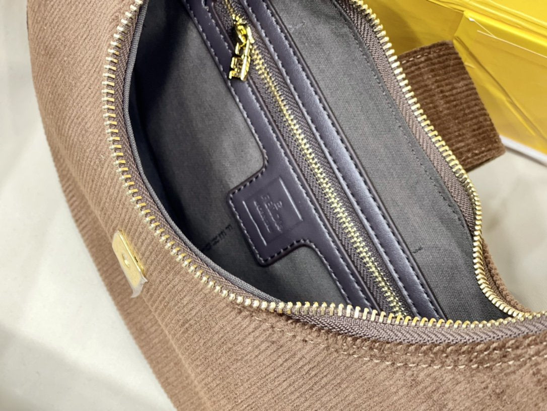 Luxury  Bags Fendi 200