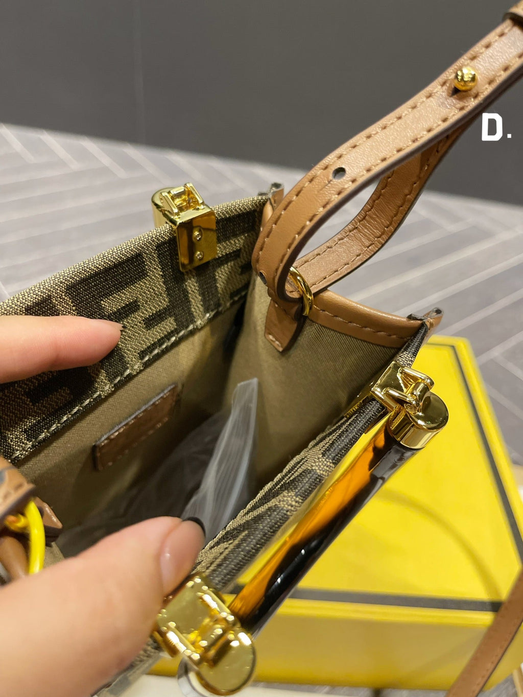 Luxury  Bags Fendi 272