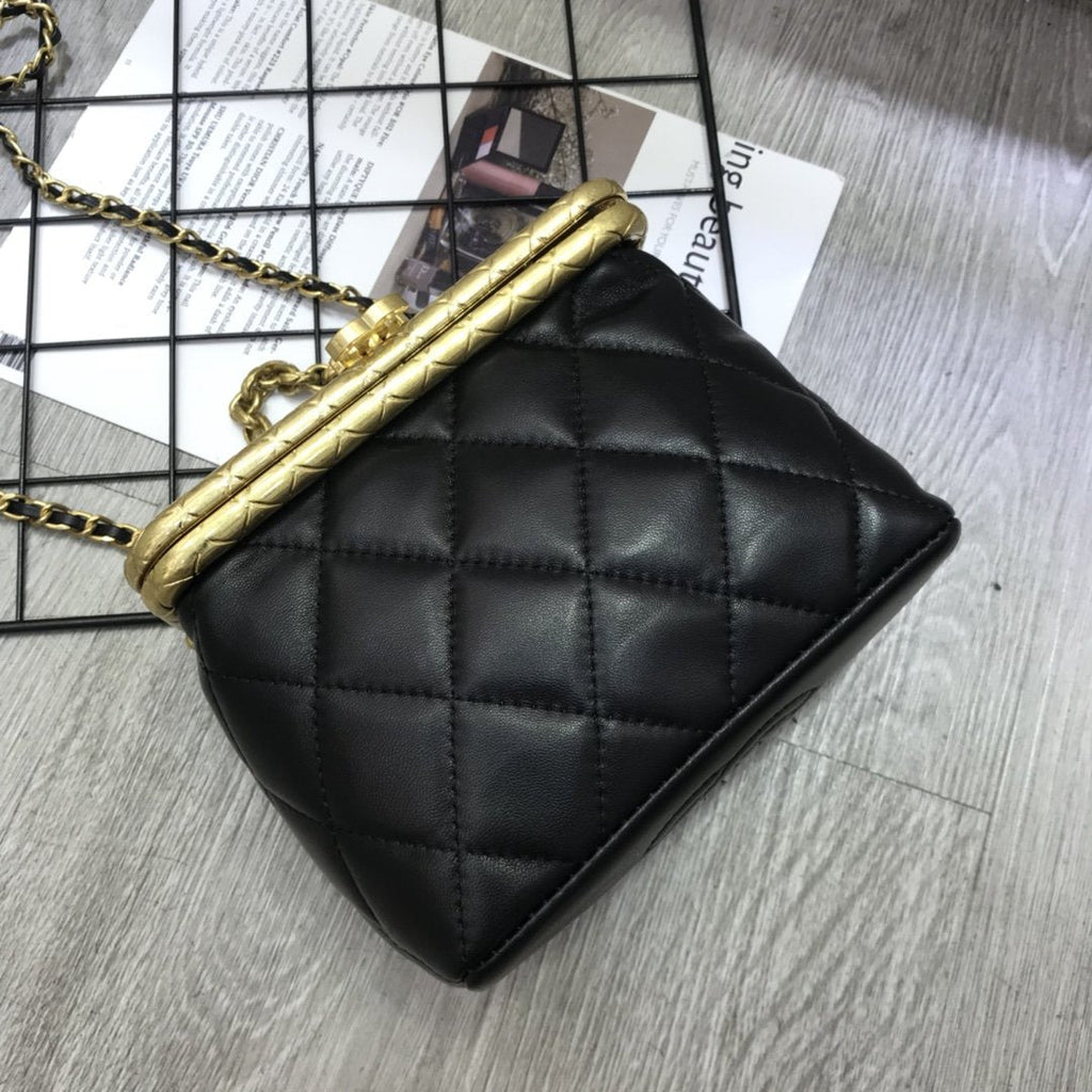 Designer Handbags Chanel 182