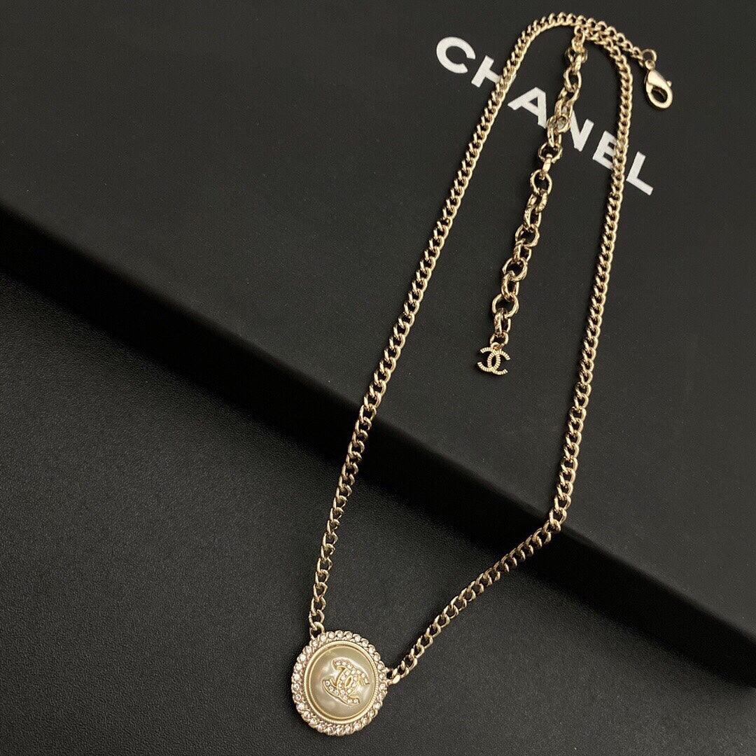 BG - Holiday Necklace chanel034