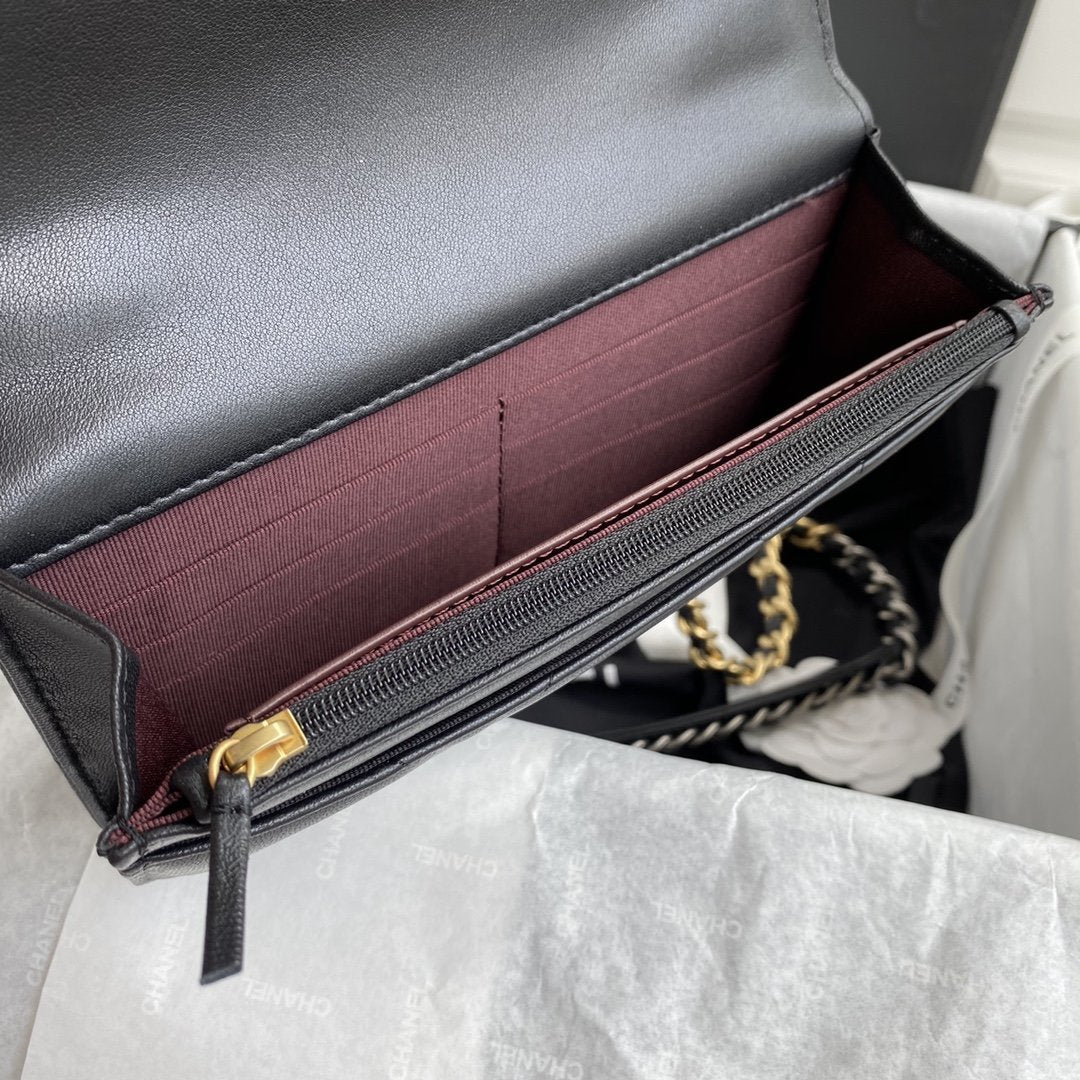 CHANEL 19 Flap Bag