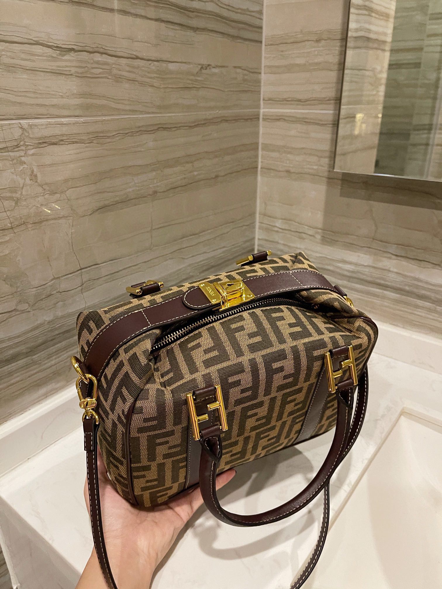 Luxury  Bags Fendi 226