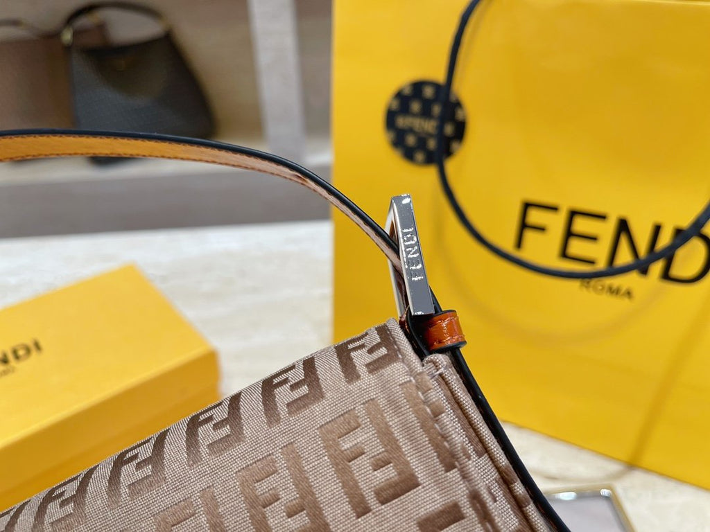 Luxury  Bags Fendi 127