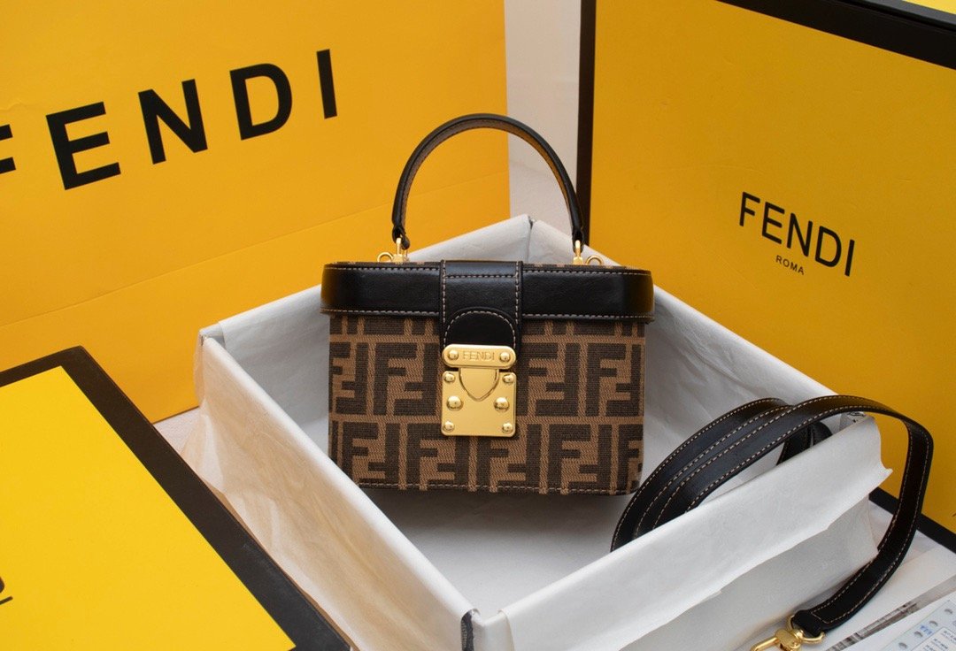 Designer Handbags Fendi 023