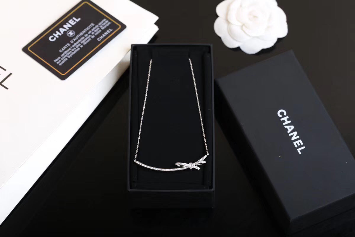 BG - Holiday Necklace chanel058