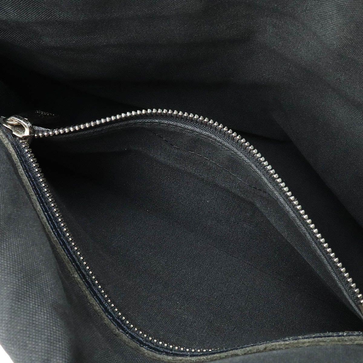 LOUIS VUITTON Louis Vuitton Tiger Roman MM Holder Bag Messengers Bag Men's Boreal Dwarf Dark Navi M32624