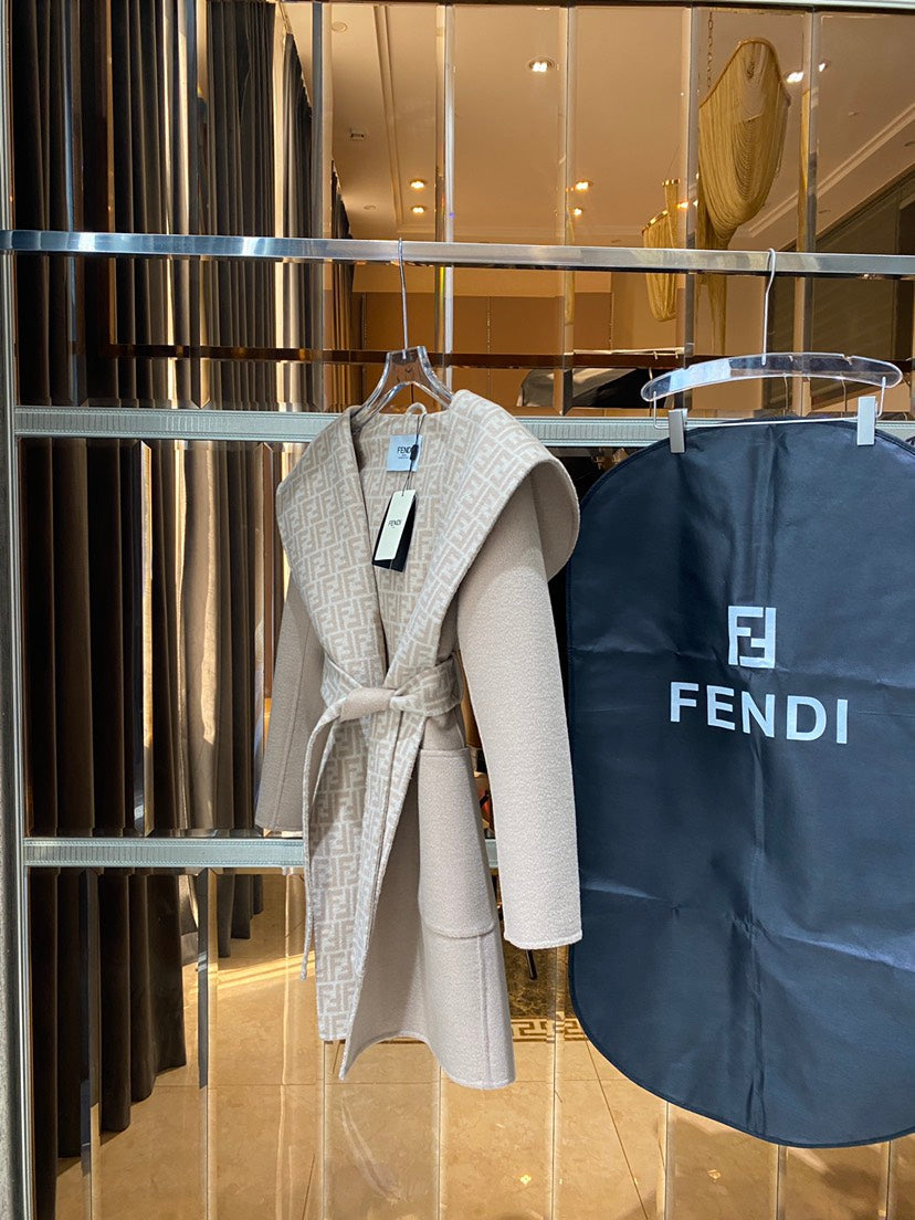 LuxuryWrap Coat  Fendi 003
