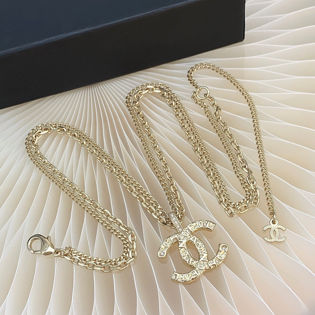 BG - Holiday Necklace chanel048