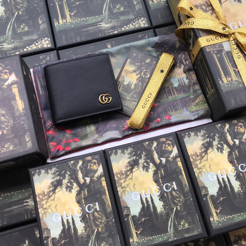 Gucci   Luxury Bags  943