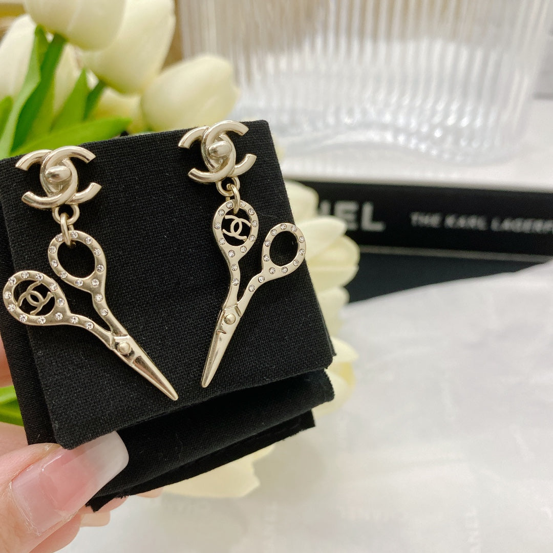 BG - Holiday Earring chanel 005
