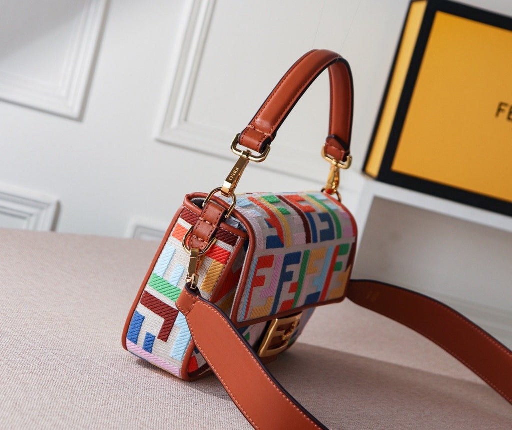 Designer Handbags Fendi 062