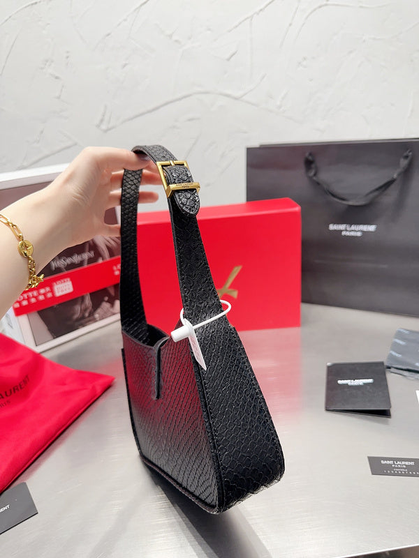 Luxury - Gucci Bags - 139