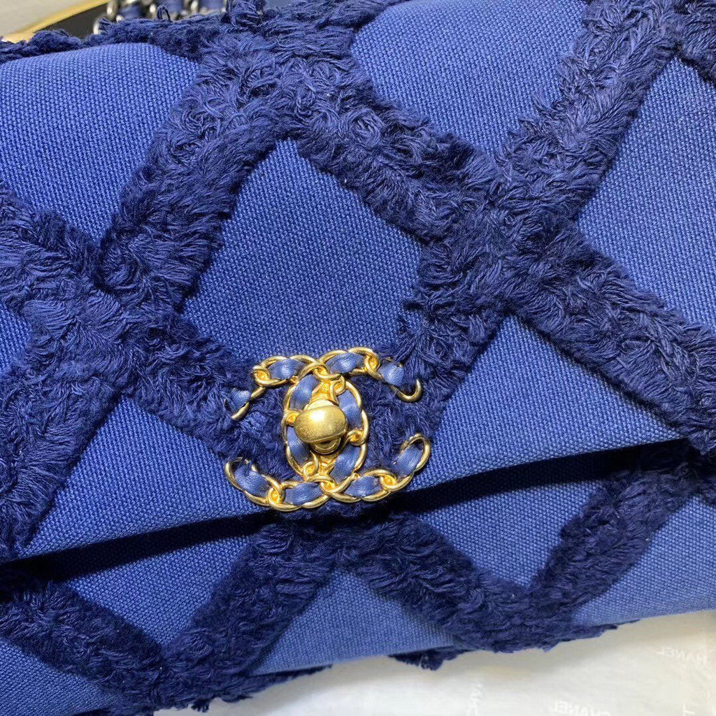 CHANEL 19 Flap Bag