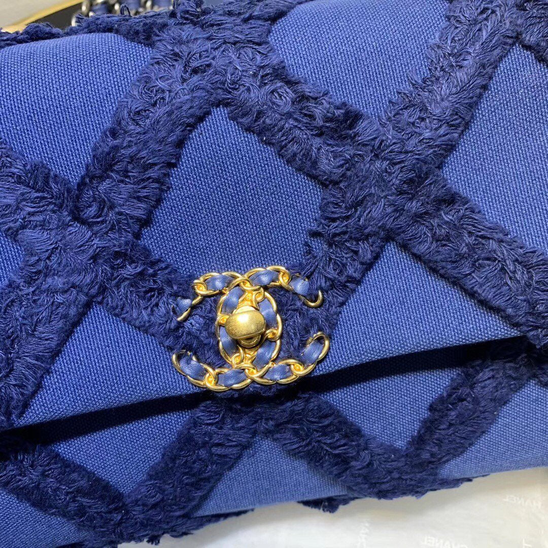 CHANEL 19 Flap Bag