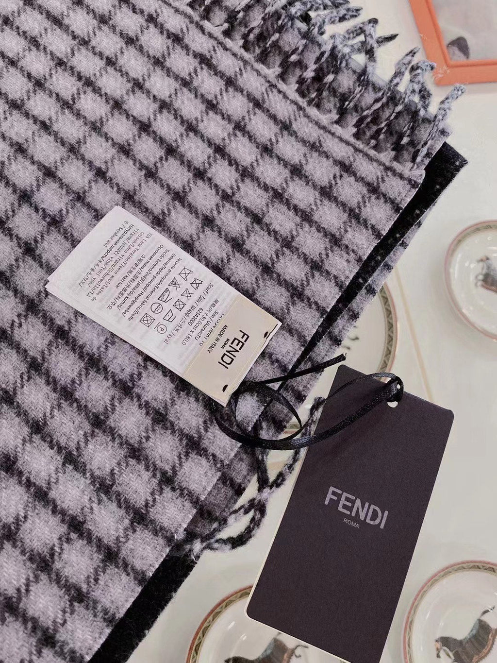 Luxury Fendi  Scarf 010