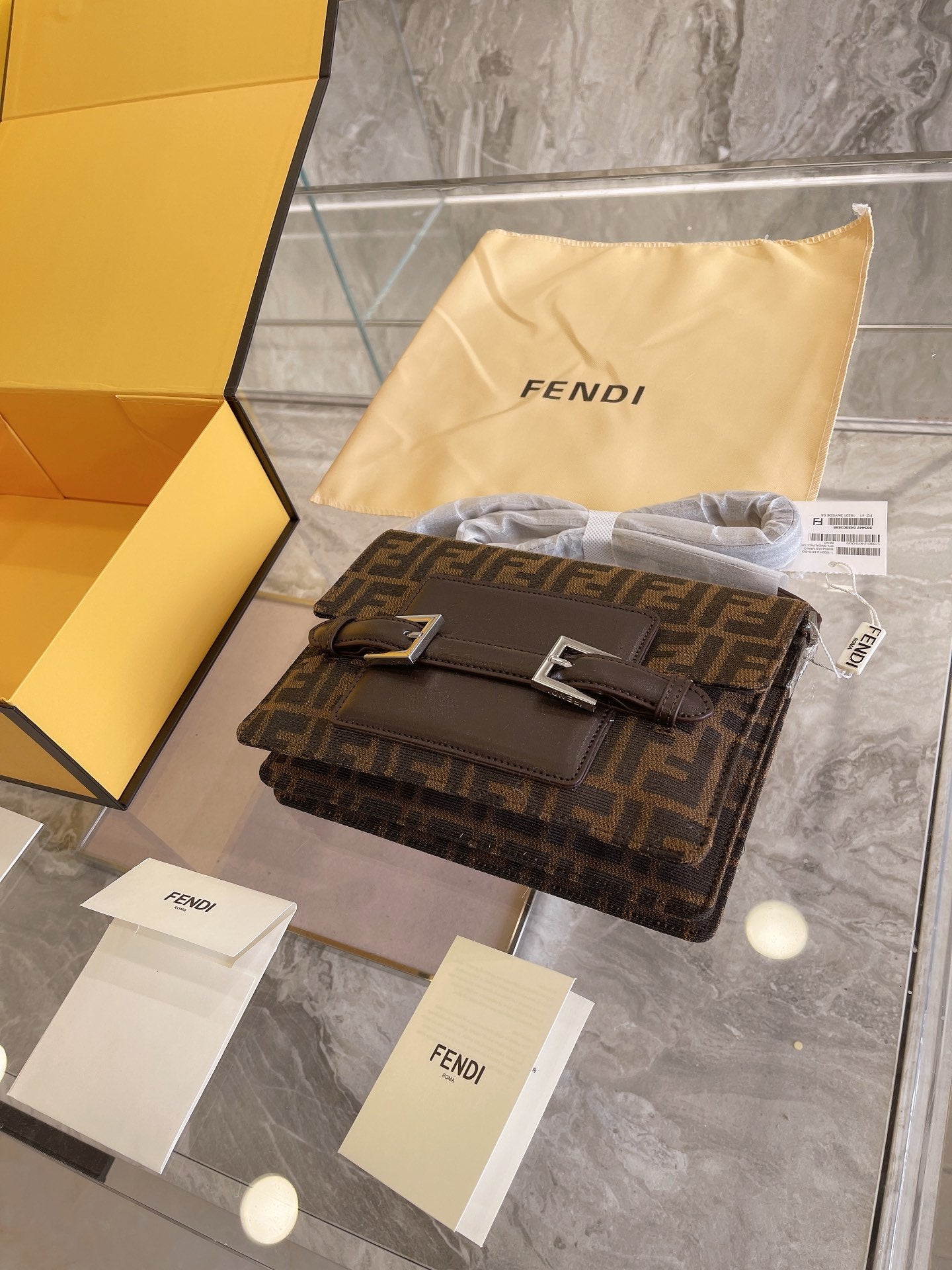 Luxury  Bags Fendi 125