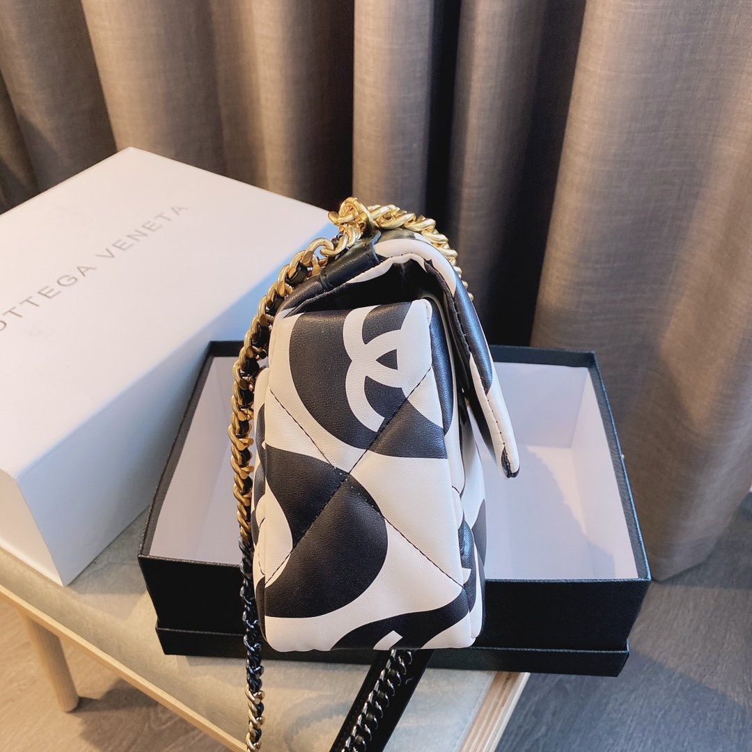Designer Handbags Chanel 059
