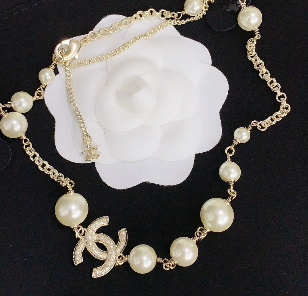 BG - Holiday Necklace chanel050