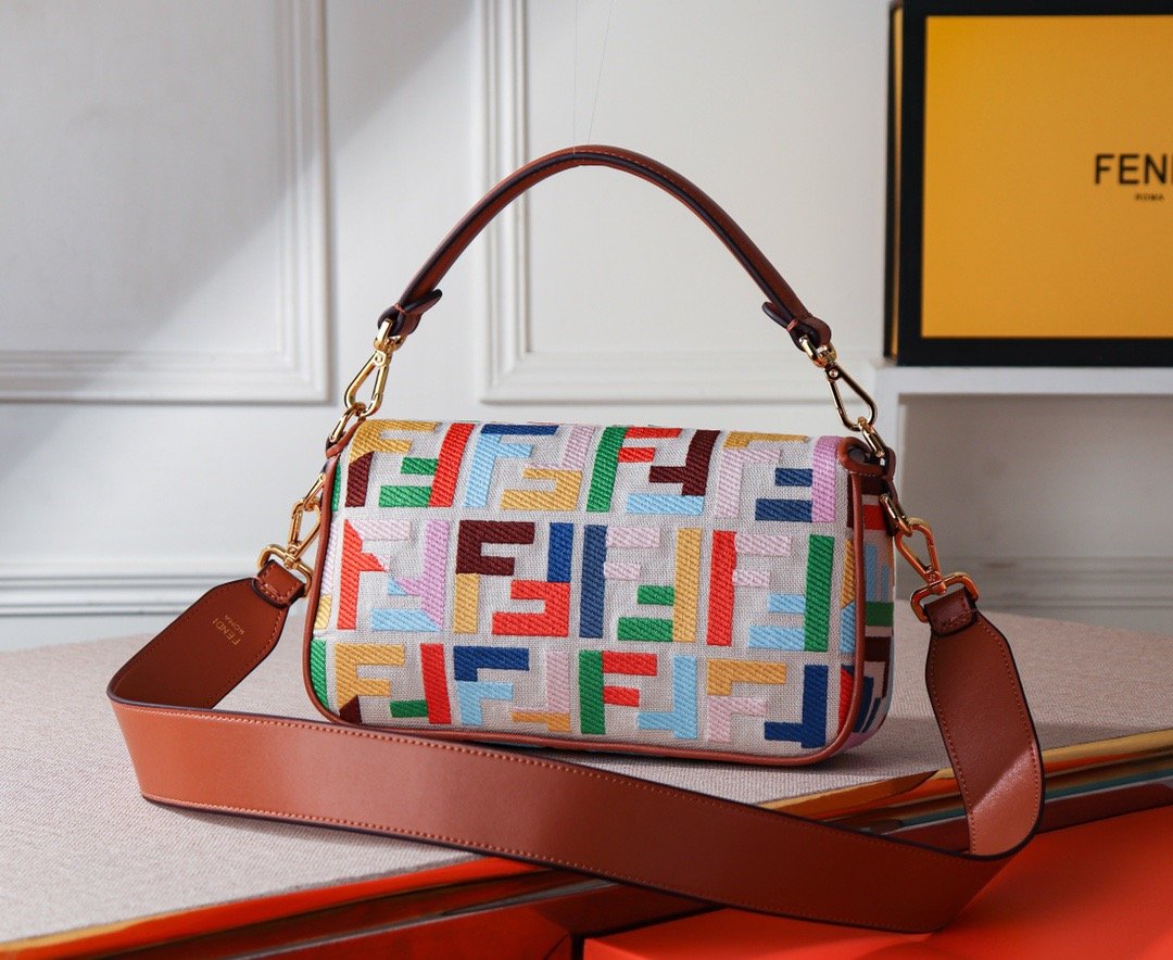 Designer Handbags Fendi 062