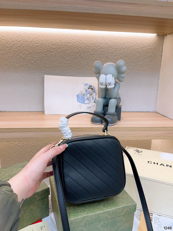 Luxury - Gucci Bags - 137
