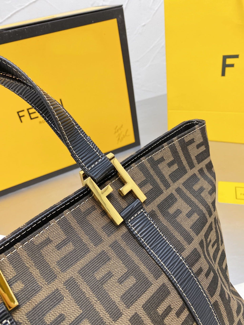 Luxury  Bags Fendi 104