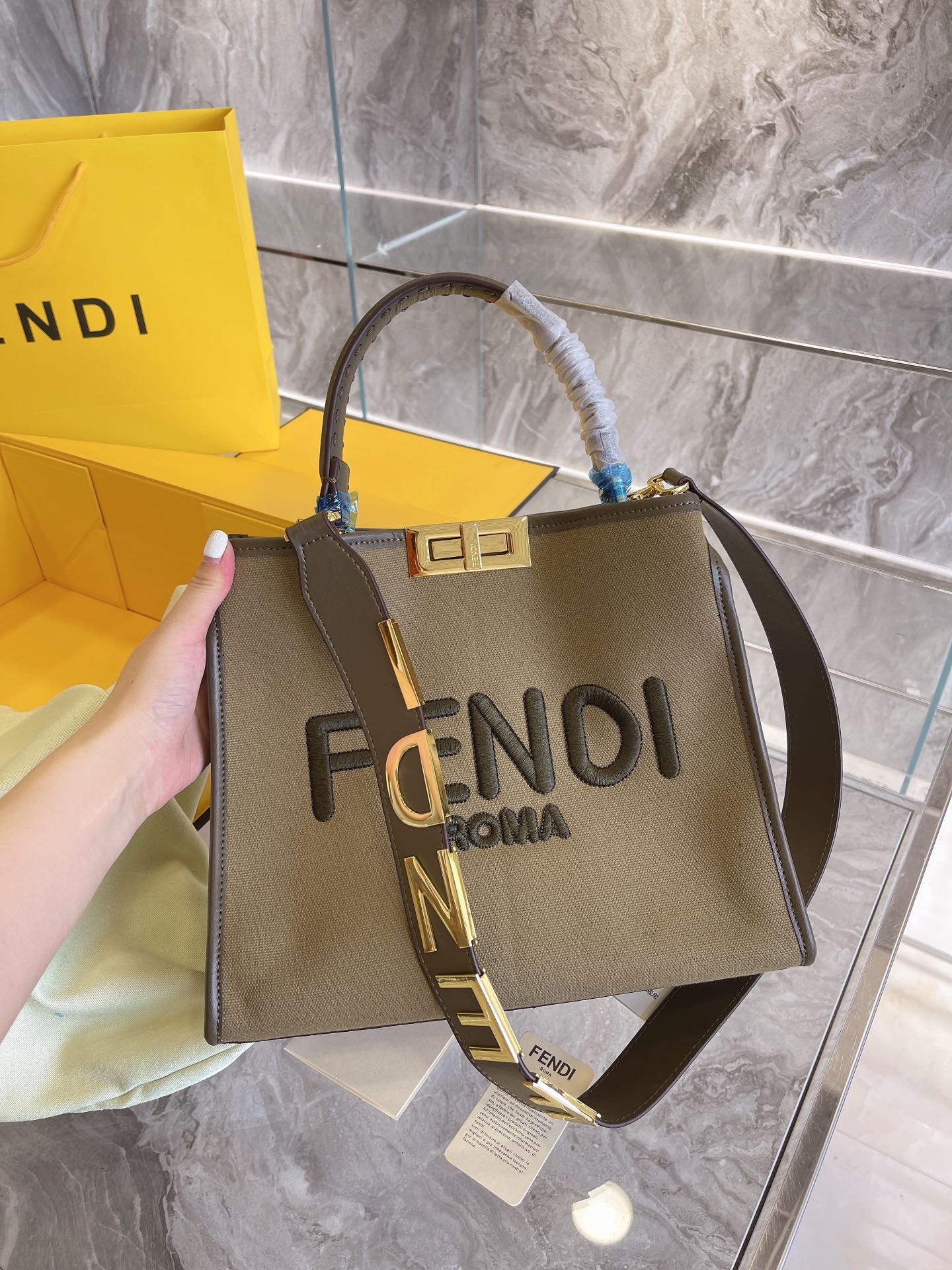 Luxury  Bags Fendi 222