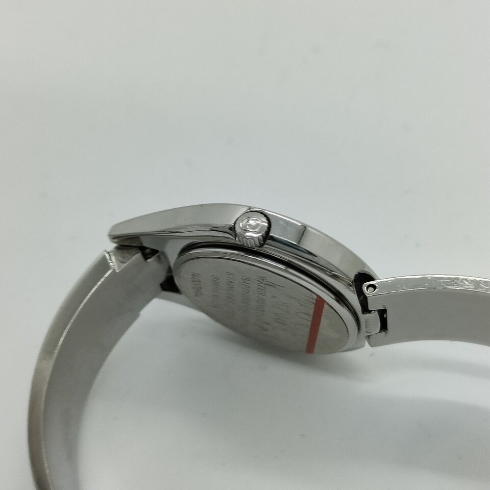 Gucci Watch 6700L  Black X Silver Bangle Watch