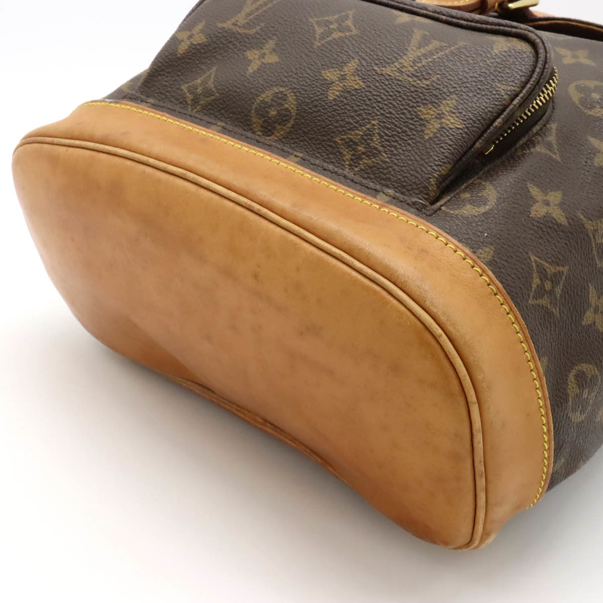Louis Vuitton Montsouris MM M51136