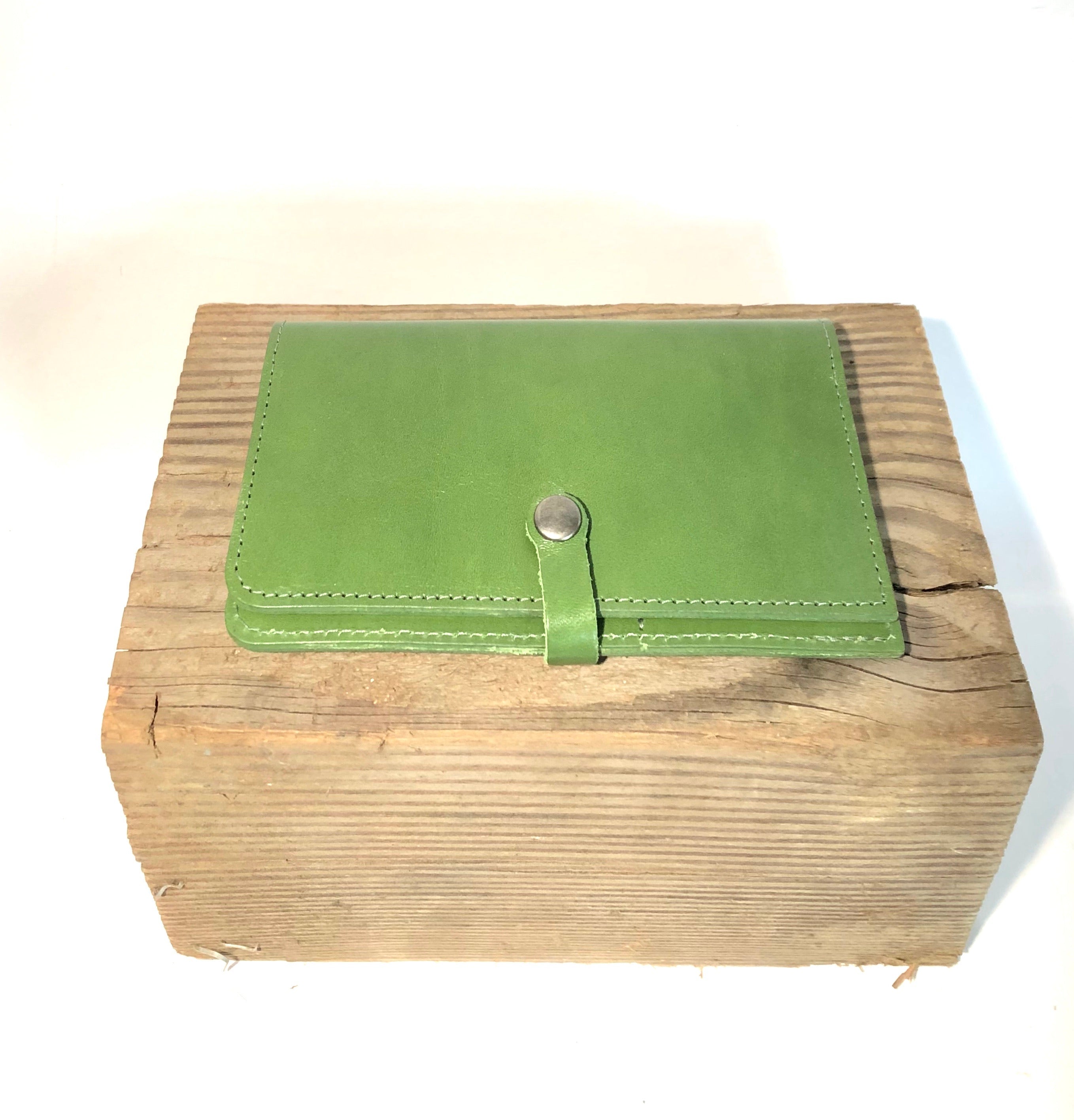 WAL04 CHECK BOOK WALLET