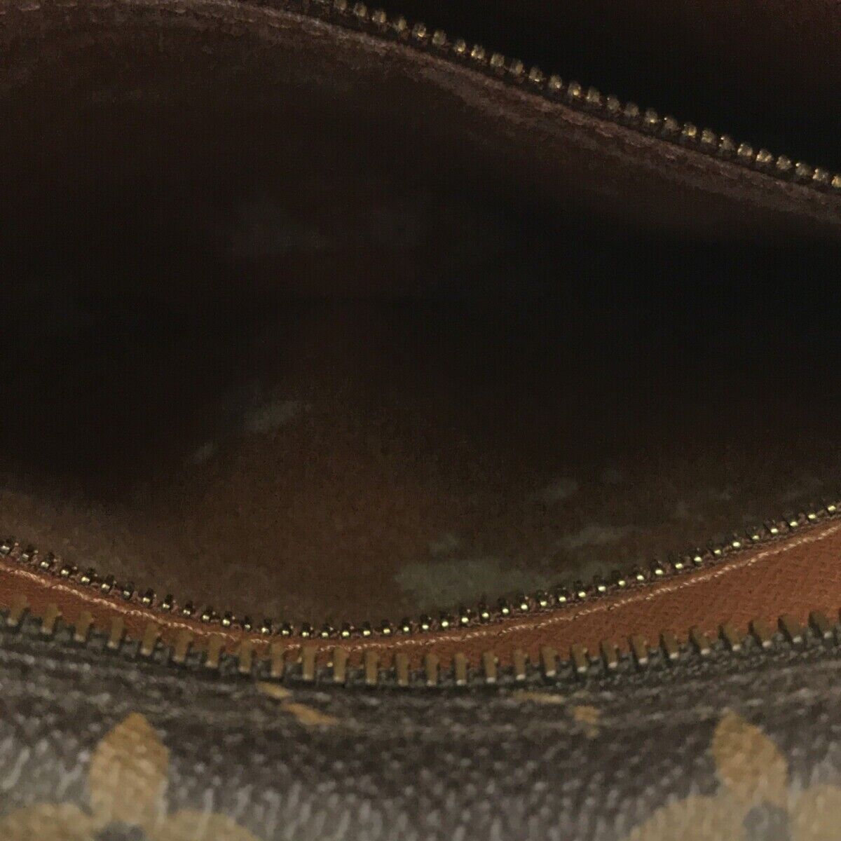 Louis Vuitton Trocadero 30 Crossbody Bag Vintage M51272