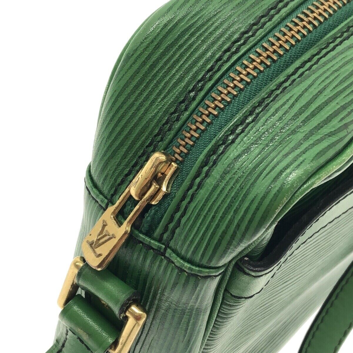 Louis Vuitton Trocadero 24 Borneo Green Epi Crossbody Bag M52314